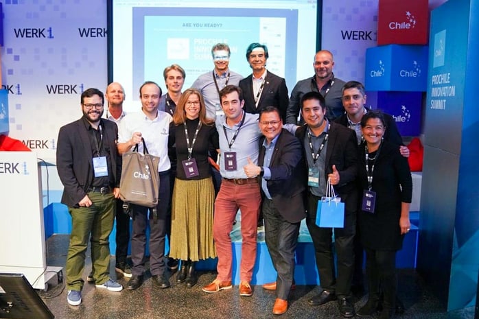 fracttal-recibiendo-el-premio-de-pro-chile-innovation-summit