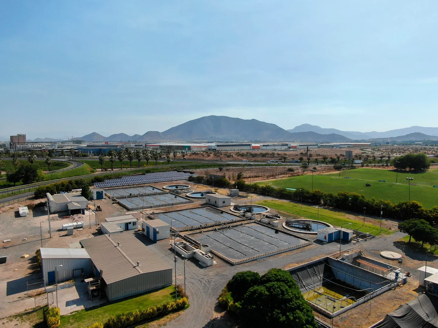 Cómo Aguas Santiago Poniente aumentó su productividad de mantenimiento en 94% con Fracttal