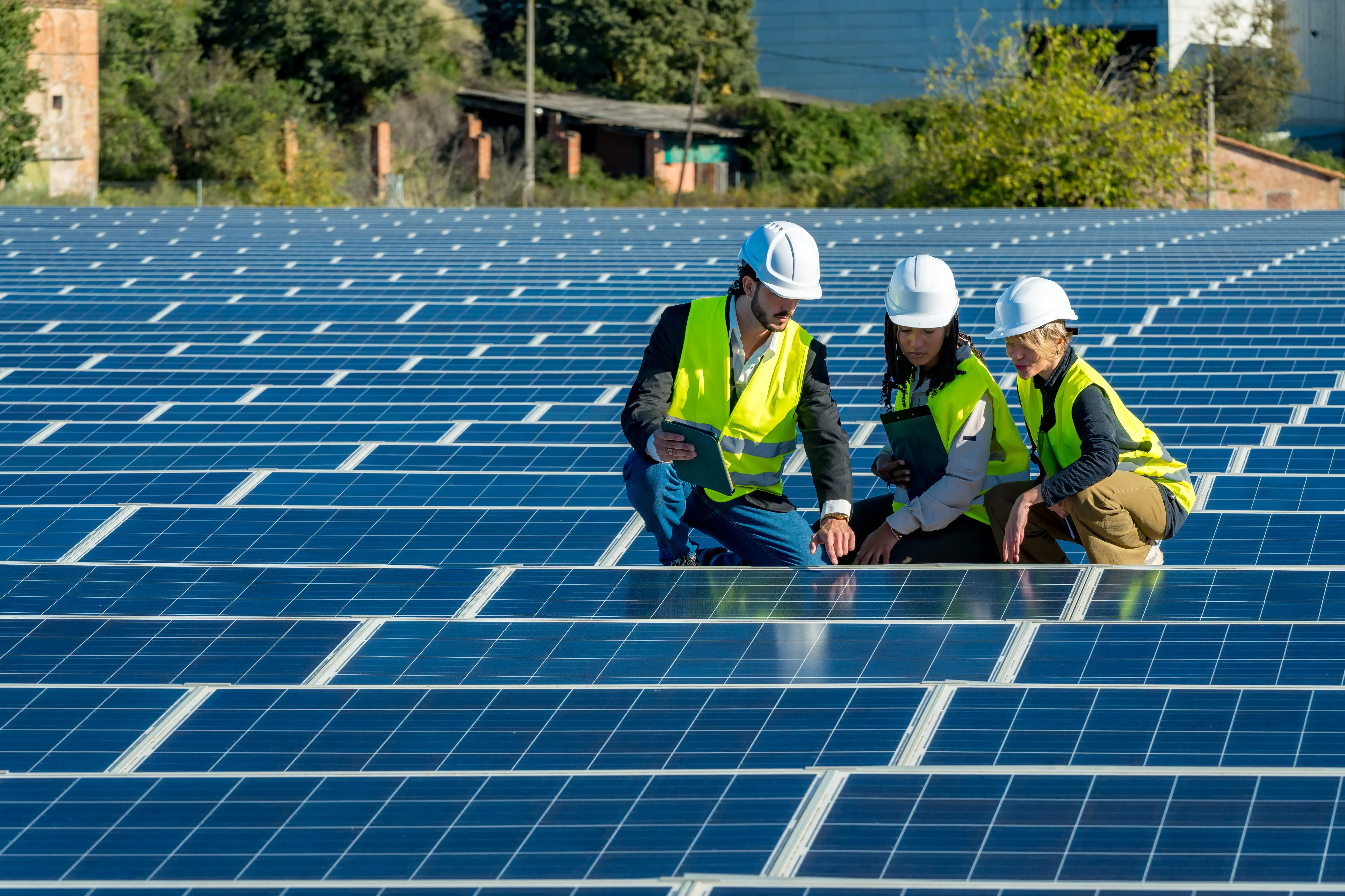 El P&L solo muestra la punta del iceberg. Descubre los cinco costes invisibles del mantenimiento correctivo en plantas fotovoltaicas: producción perdida, PPA, PR y TIR.